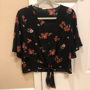 Lush floral tie front top XS